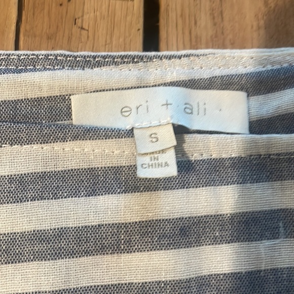 Linen type blue and cream striped square neck shirt - Picture 2 of 5